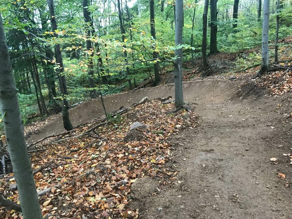 Bliżej przyrody, chroniąc przyrodę – budowa zrównoważonych tras rowerowych MTB w Karkonoszach.